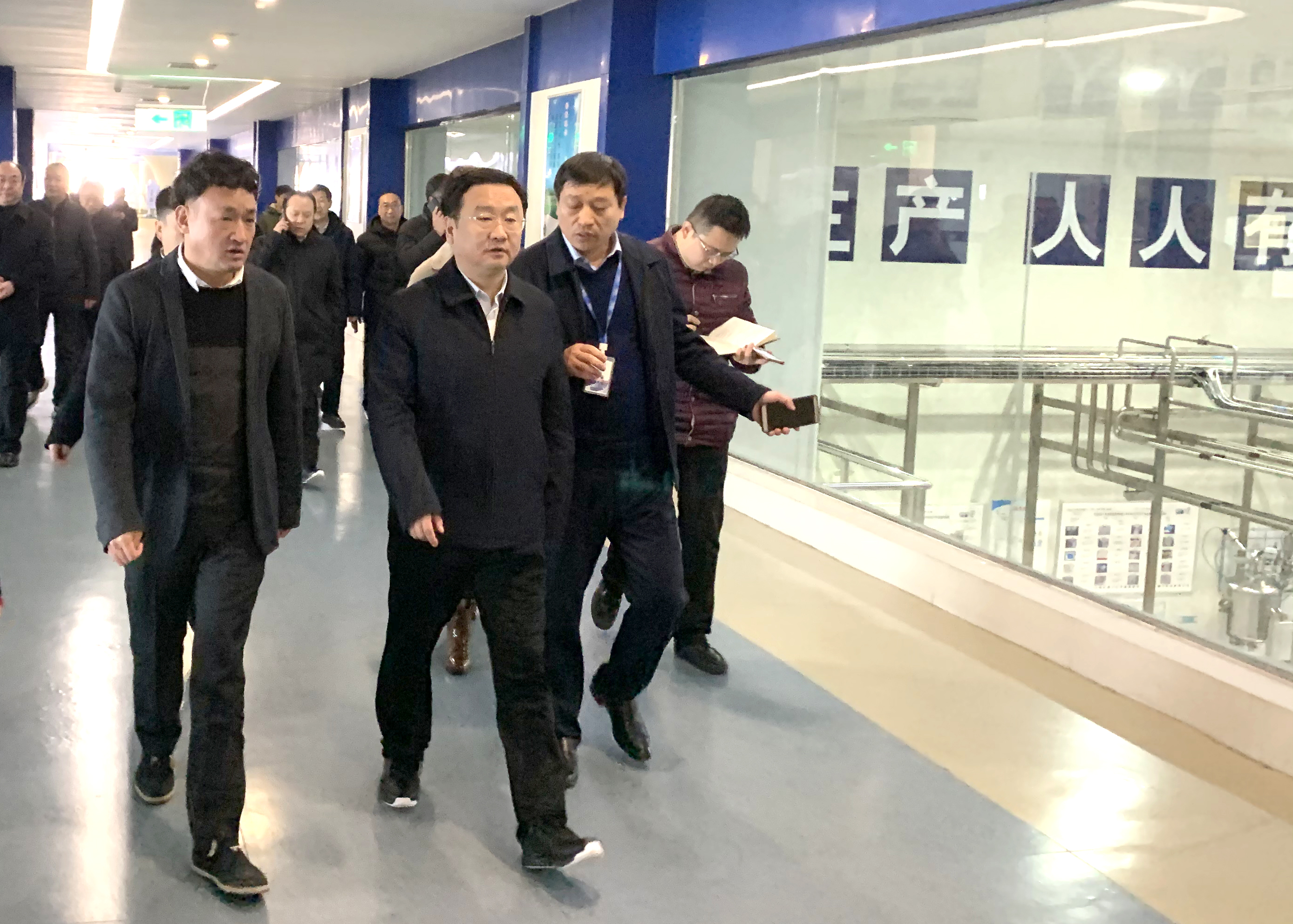 鄭州市委副書記、市長王新偉蒞臨花花牛乳業(yè)集團(tuán)調(diào)研